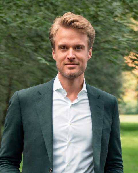 Xander, founder of EmailConnect